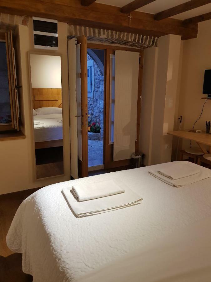 Dvori Svetog Mihaela Šibenik Exterior foto
